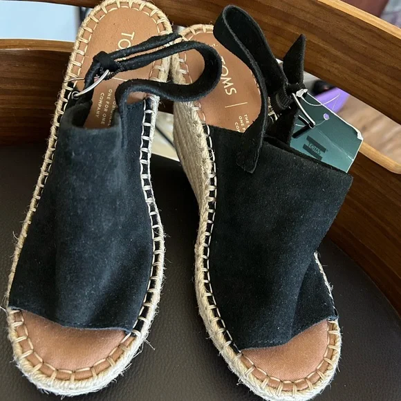 🆕Toms Black Suede Wedge Sandals - Picture 2 of 3
